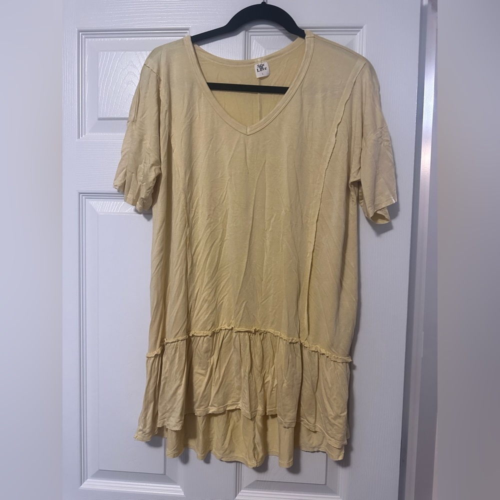 NWOT-Sew in love v neck top with ruffled hem detail.  Size Large.